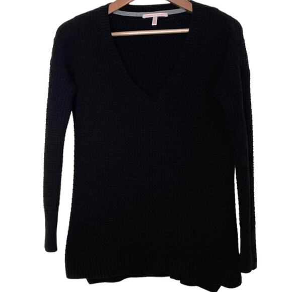 Victoria Secret Waffle Knit Sweater Cotton V-Neck Black Size Medium - Picture 1 of 5